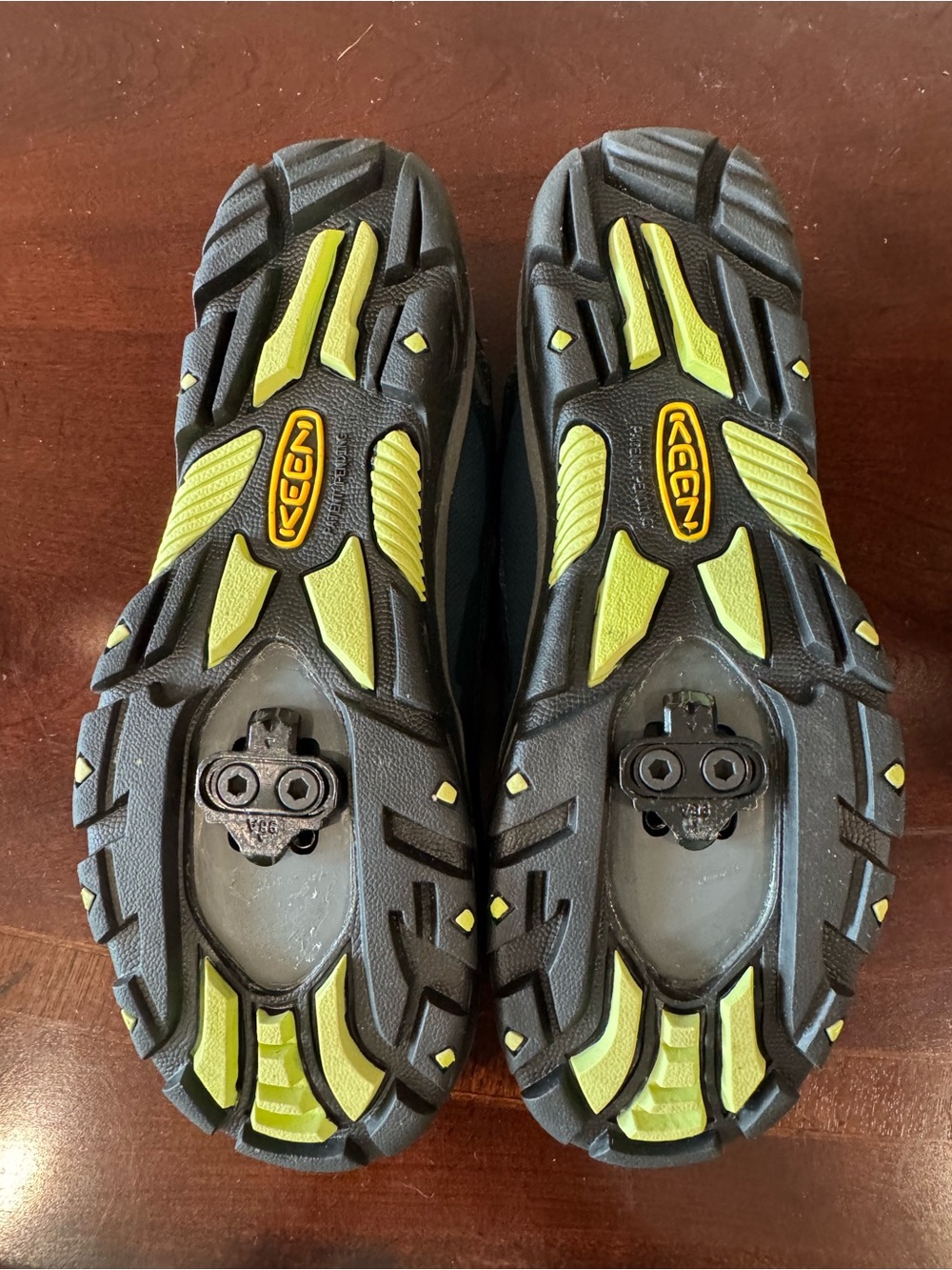 KEEN Women’s Commuter 4 cycling sandals with SPD cleat soles. Size 7.5